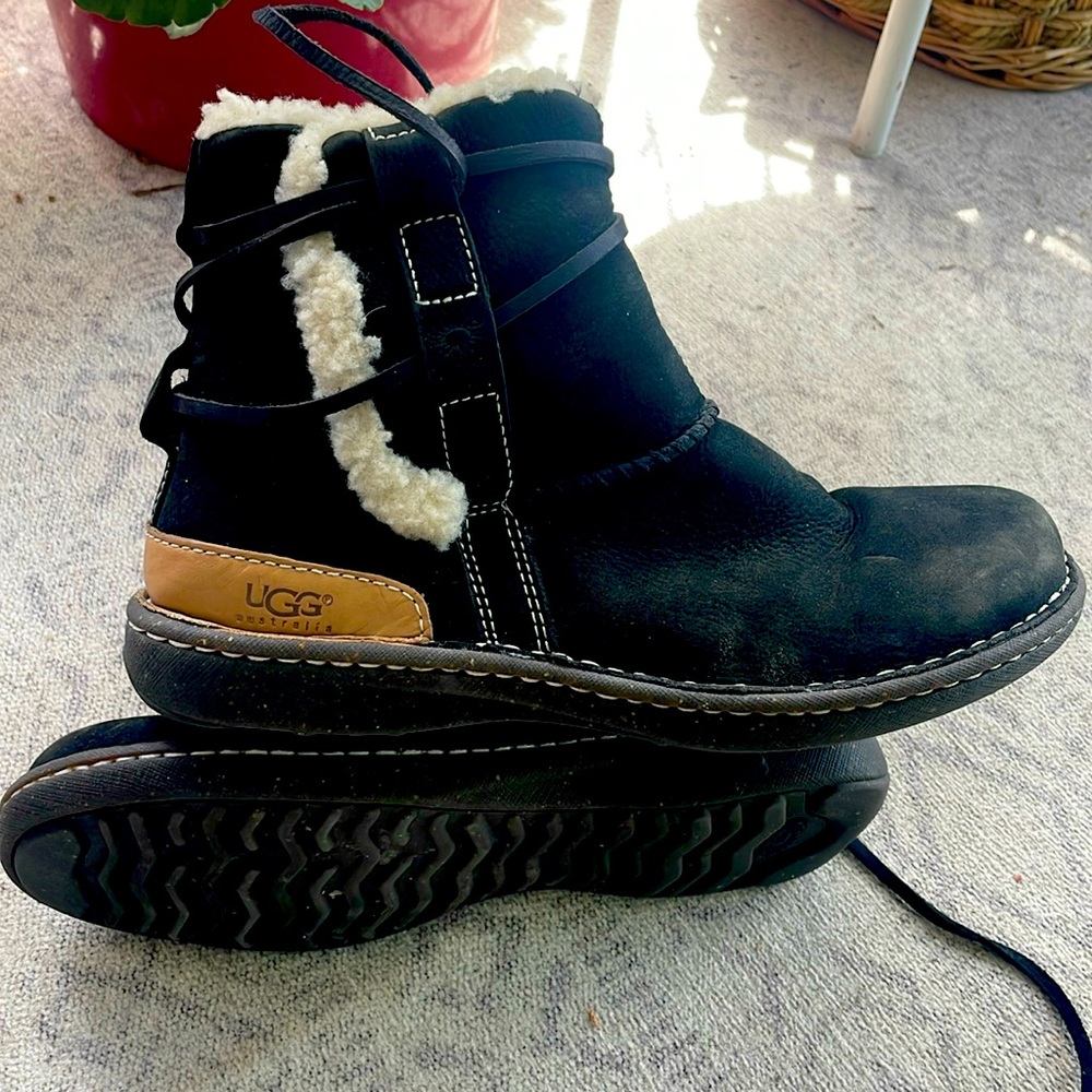 Uggs over the ankle boots with speckled sole size 10